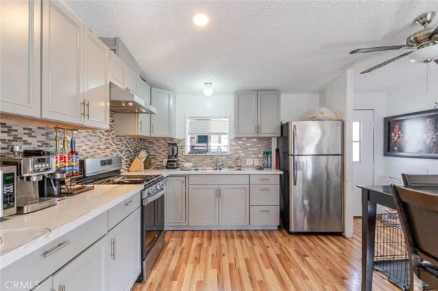 7560 Woodman 65, Van Nuys, CA 91405