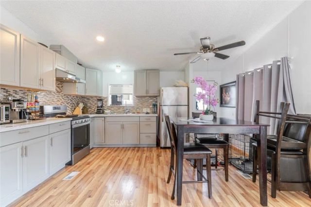 7560 Woodman 65, Van Nuys, CA 91405