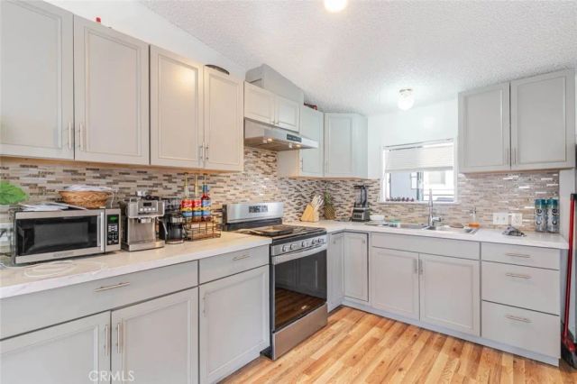 7560 Woodman 65, Van Nuys, CA 91405