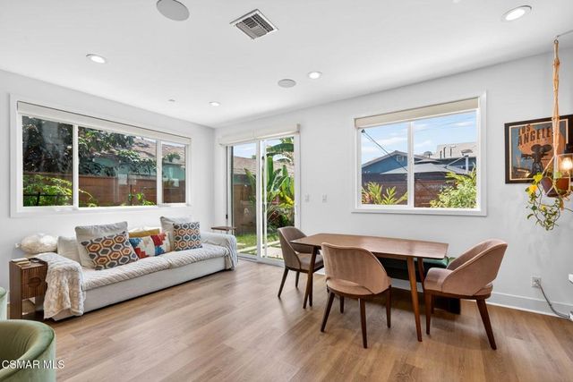 1135 N Commonwealth Avenue, Los Angeles, CA 90029