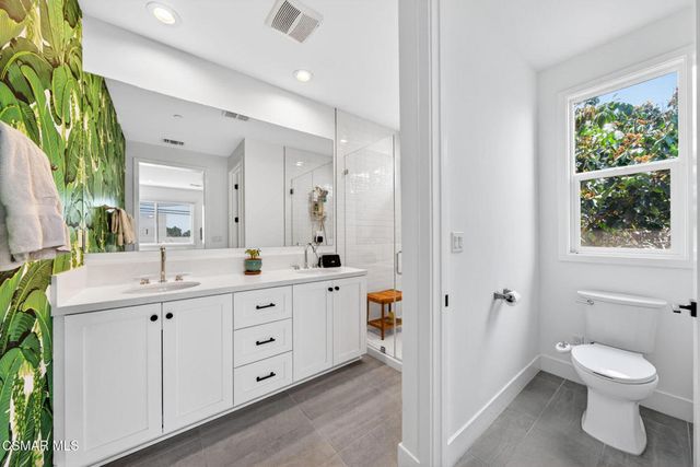 1135 N Commonwealth Avenue, Los Angeles, CA 90029