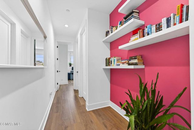 1135 N Commonwealth Avenue, Los Angeles, CA 90029