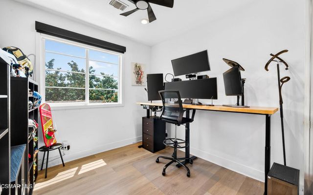 1135 N Commonwealth Avenue, Los Angeles, CA 90029