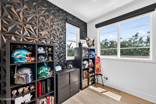 1135 N Commonwealth Avenue, Los Angeles, CA 90029