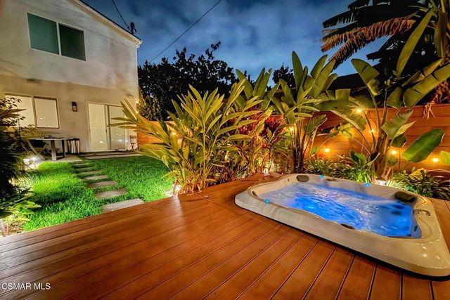 1135 N Commonwealth Avenue, Los Angeles, CA 90029