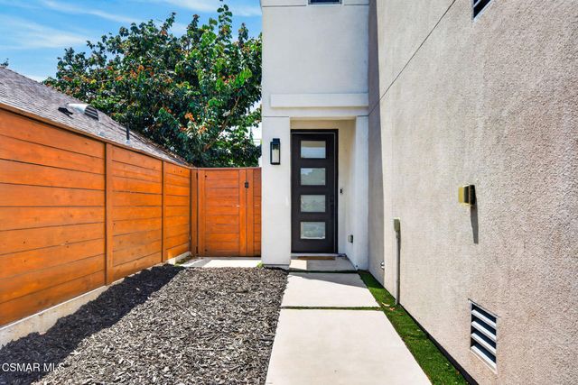 1135 N Commonwealth Avenue, Los Angeles, CA 90029
