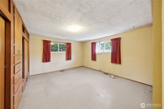 1015 E Chicago Street, Kent, WA 98030