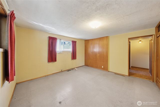 1015 E Chicago Street, Kent, WA 98030