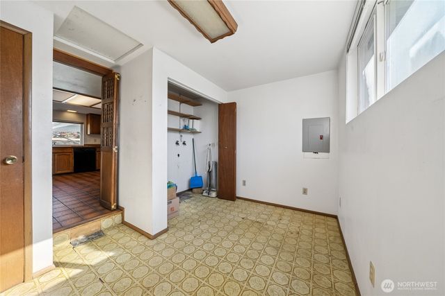 1015 E Chicago Street, Kent, WA 98030