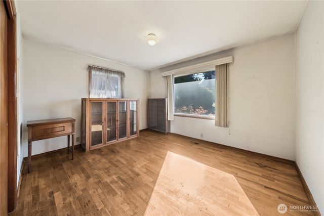 1015 E Chicago Street, Kent, WA 98030