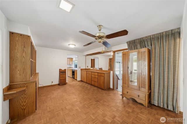 1015 E Chicago Street, Kent, WA 98030