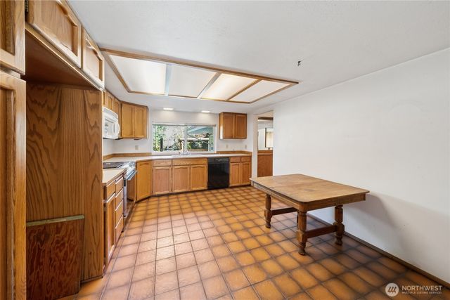 1015 E Chicago Street, Kent, WA 98030