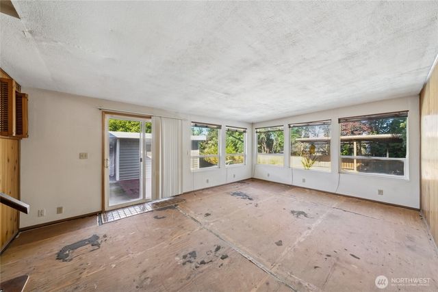 1015 E Chicago Street, Kent, WA 98030