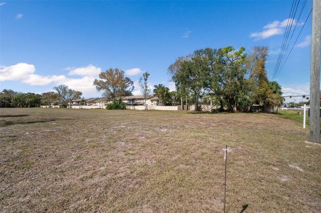 9530 STARKEY ROAD, Seminole, FL 33777
