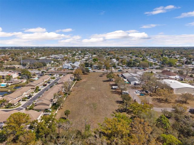 9530 STARKEY ROAD, Seminole, FL 33777