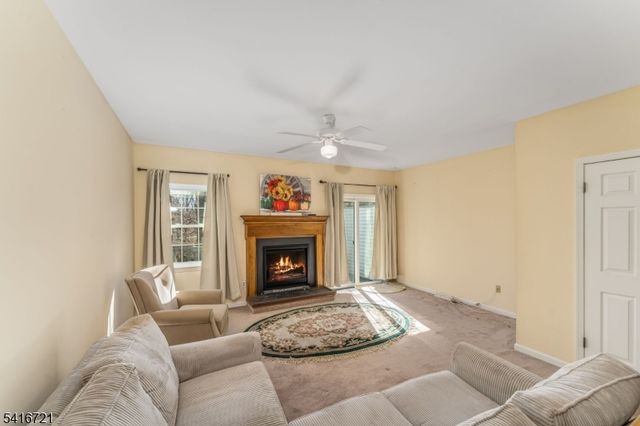 107 Franklin Ct, Raritan Twp., NJ 08822