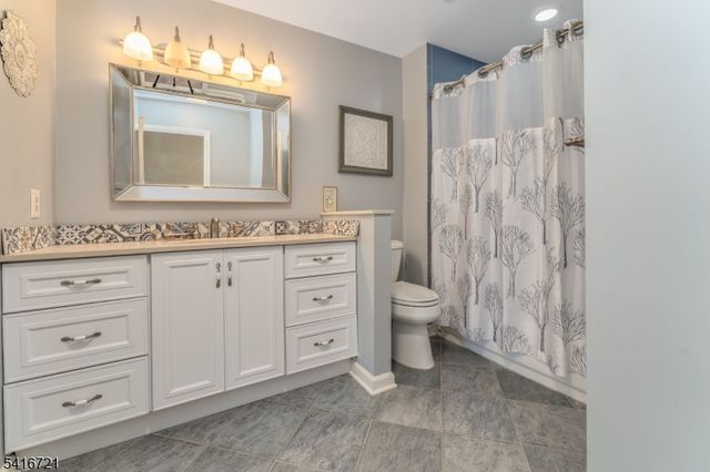 107 Franklin Ct, Raritan Twp., NJ 08822