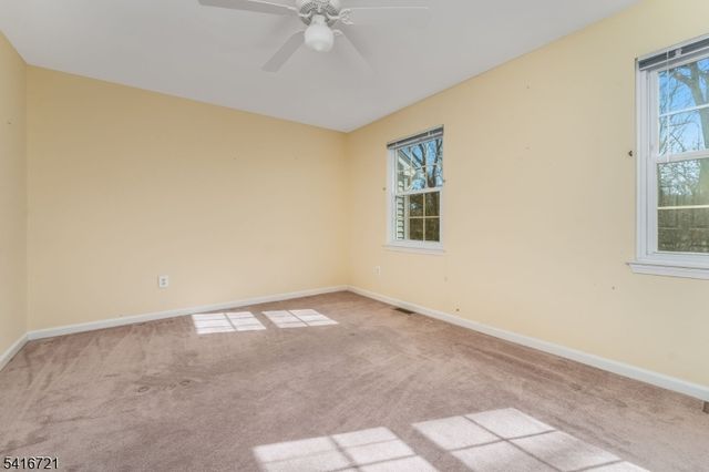 107 Franklin Ct, Raritan Twp., NJ 08822