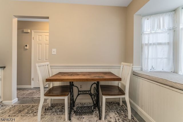 107 Franklin Ct, Raritan Twp., NJ 08822