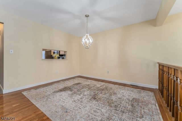 107 Franklin Ct, Raritan Twp., NJ 08822