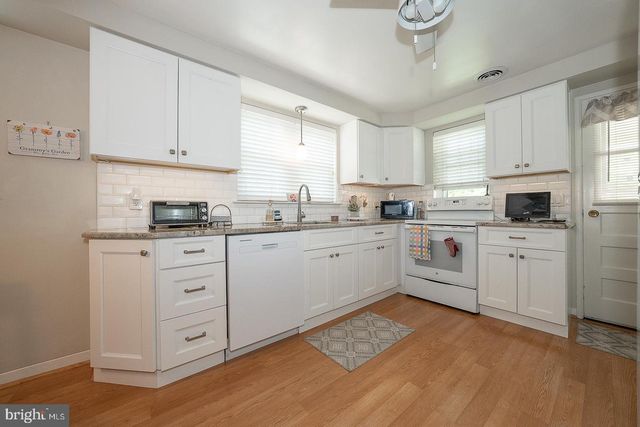 2115 WINTON AVE, Havertown, PA 19083