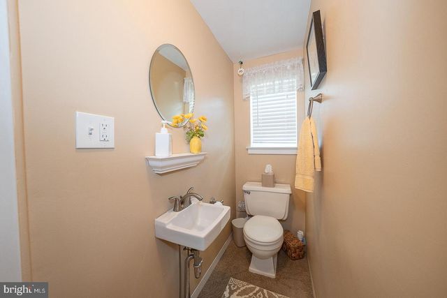 2115 WINTON AVE, Havertown, PA 19083