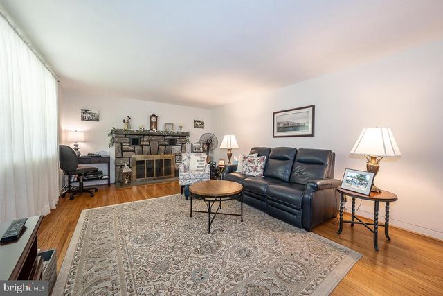 2115 WINTON AVE, Havertown, PA 19083