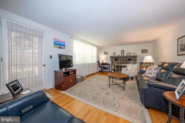 2115 WINTON AVE, Havertown, PA 19083