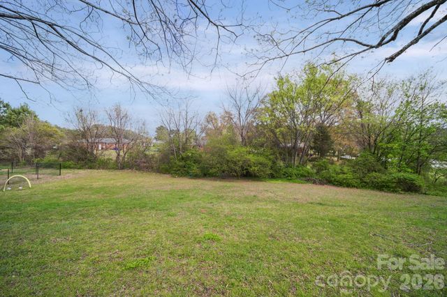 333 N Main Street, Mount Pleasant, NC 28124