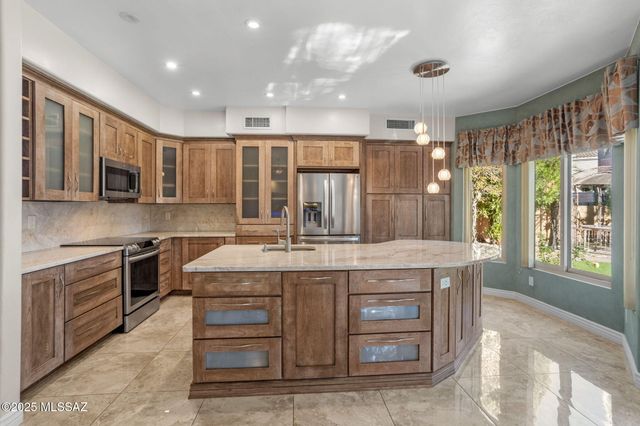 2350 N Lake Star Drive, Tucson, AZ 85749