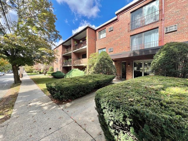 33 Paul Street 14, Newton, MA 02459