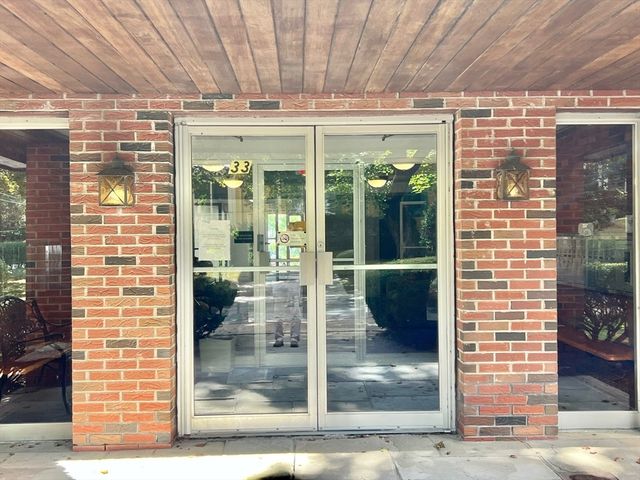 33 Paul Street 14, Newton, MA 02459