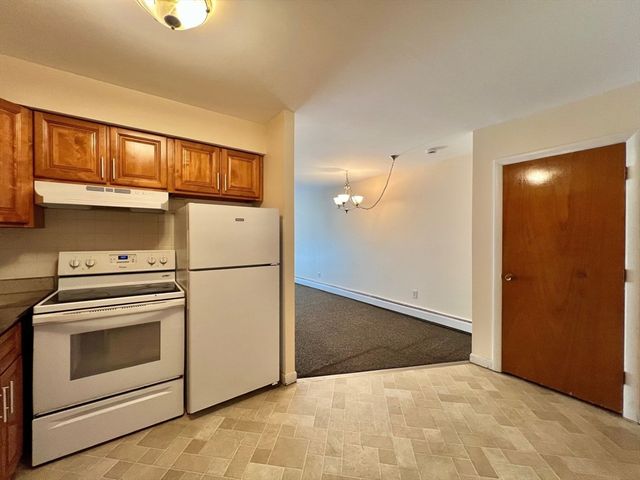 33 Paul Street 14, Newton, MA 02459