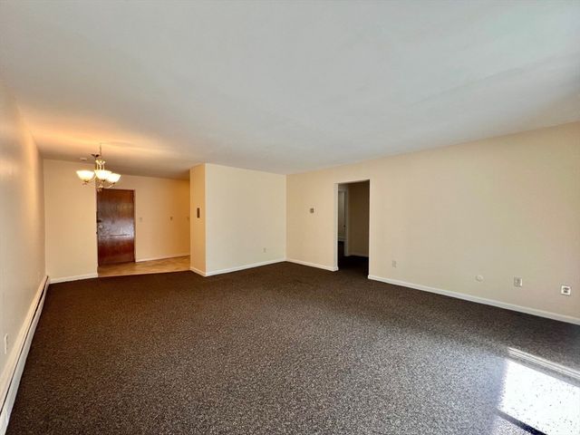 33 Paul Street 14, Newton, MA 02459