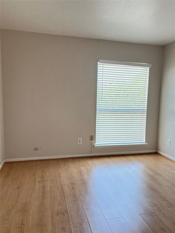 2814 S Bartell Drive 39, Houston, TX 77054