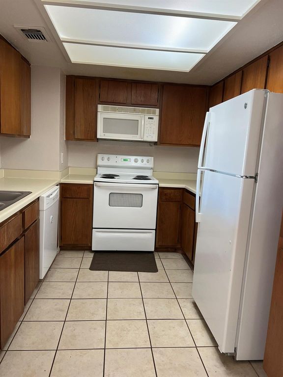 2814 S Bartell Drive 39, Houston, TX 77054