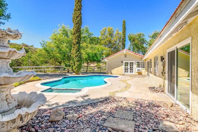 37985 Avenida Bravura, Temecula, CA 92592