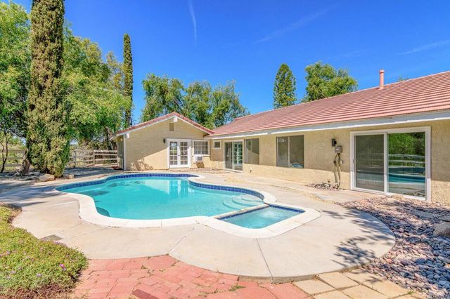 37985 Avenida Bravura, Temecula, CA 92592