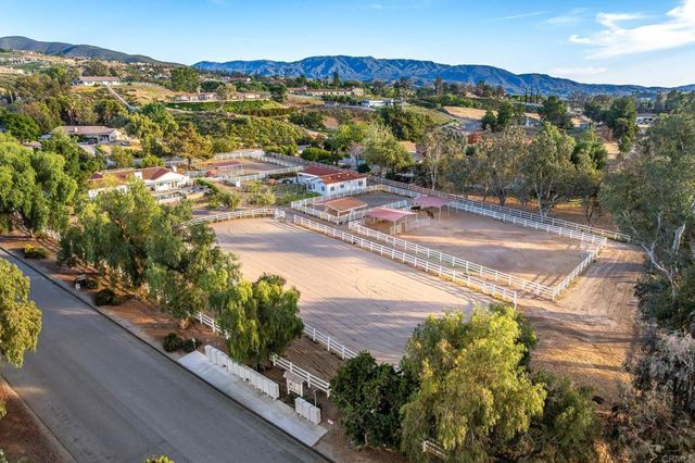 37985 Avenida Bravura, Temecula, CA 92592