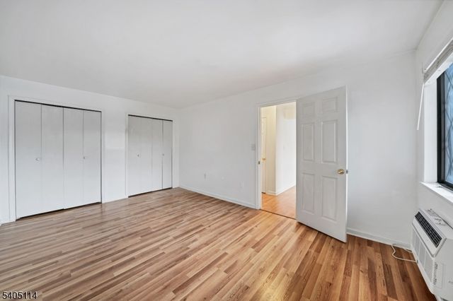 76 Farm Rd E, Hillsborough Twp., NJ 08844