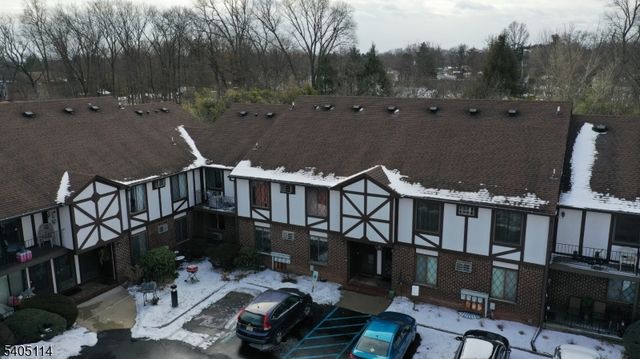 76 Farm Rd E, Hillsborough Twp., NJ 08844