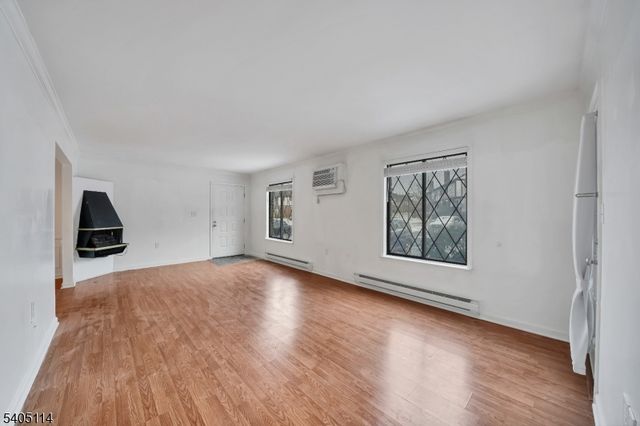 76 Farm Rd E, Hillsborough Twp., NJ 08844