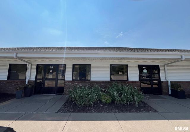 1747-1751 E 54TH Street, Davenport, IA 52807