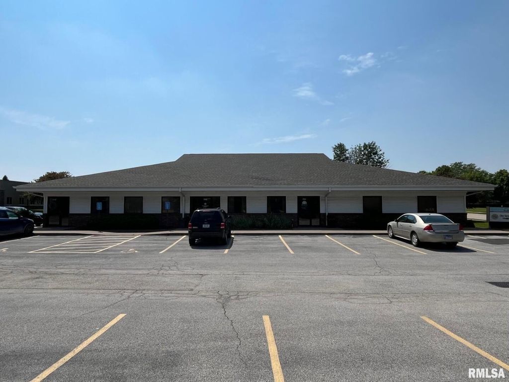 1747-1751 E 54TH Street, Davenport, IA 52807