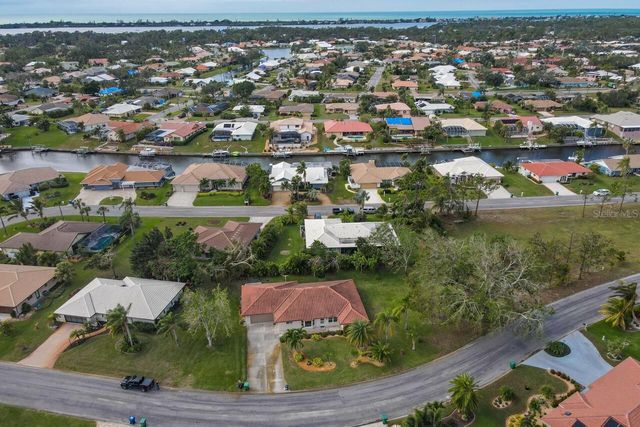 331 OAKWOOD CIRCLE, Englewood, FL 34223