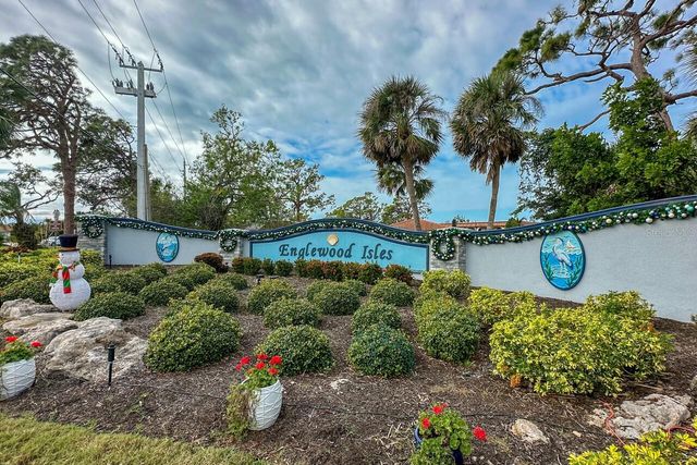 331 OAKWOOD CIRCLE, Englewood, FL 34223