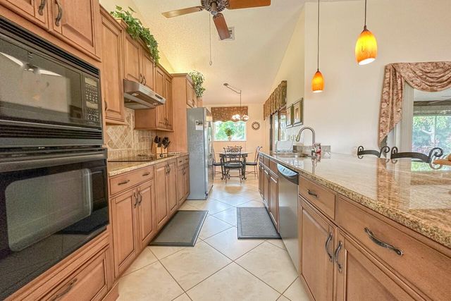 331 OAKWOOD CIRCLE, Englewood, FL 34223