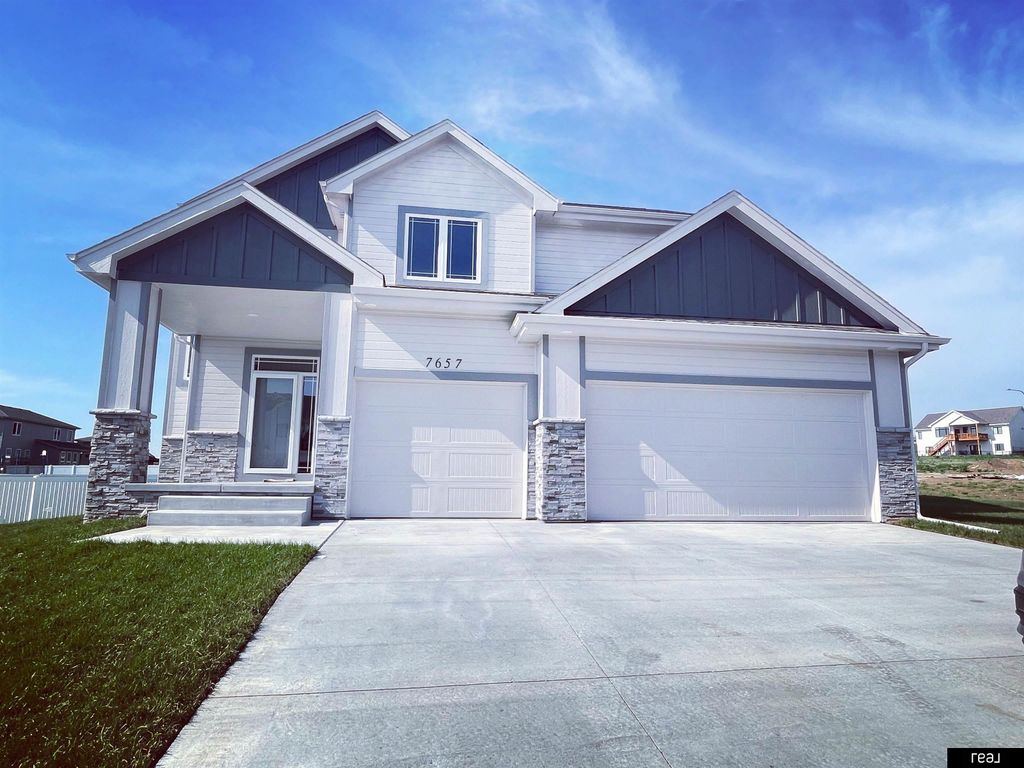 11513 S 116 Street, Papillion, NE 68133