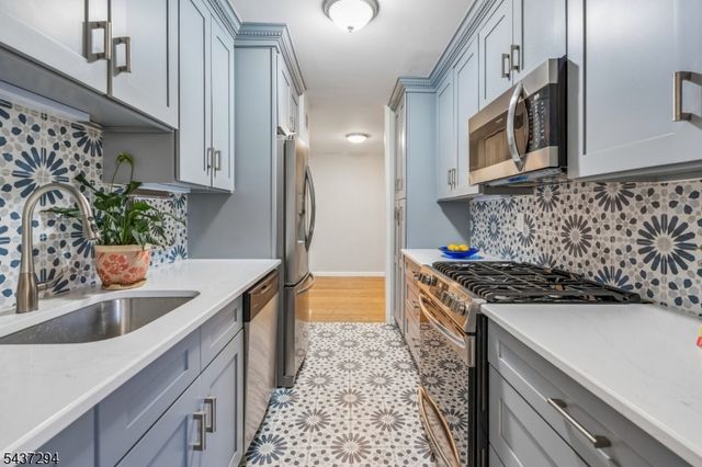 530 Valley Road C002V 2V, Montclair Twp., NJ 07043