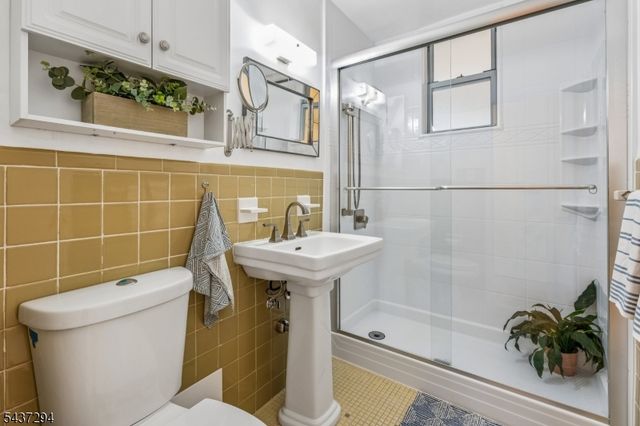 530 Valley Road C002V 2V, Montclair Twp., NJ 07043